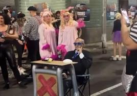 El joven que imita a Risto Mejide en el Carnaval de Santa Cruz de Tenerife.