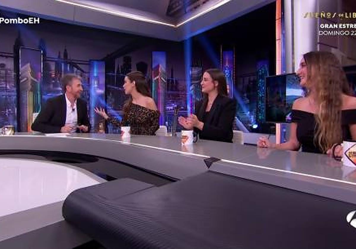 Motos junto a María, Marta y Lucía este lunes en el Hormiguero.