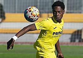 Igor Oyono, ahora en el Bilbao Athletic, llegó al Villarreal a la edad de 11 años procedente del Barkaldo.