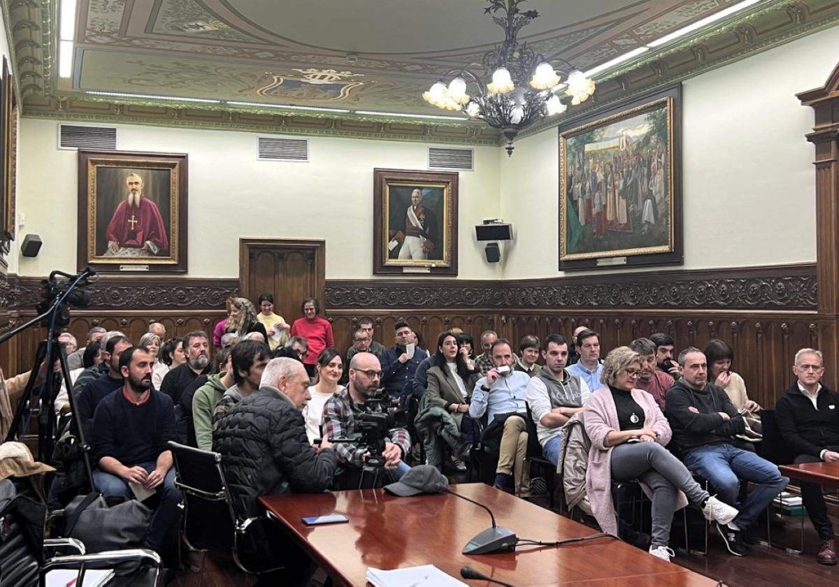 Celebración de la asamblea constituyente, con la participación de 45 de los 46 ediles de Urola Garaia.