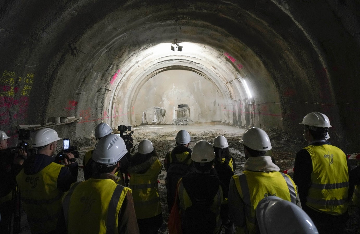 Los dos extremos del túnel del Topo en Donostia se unen bajo el Centro