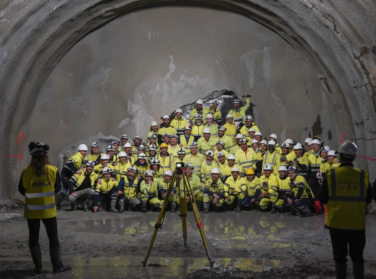 Los dos extremos del túnel del Topo en Donostia se unen bajo el Centro