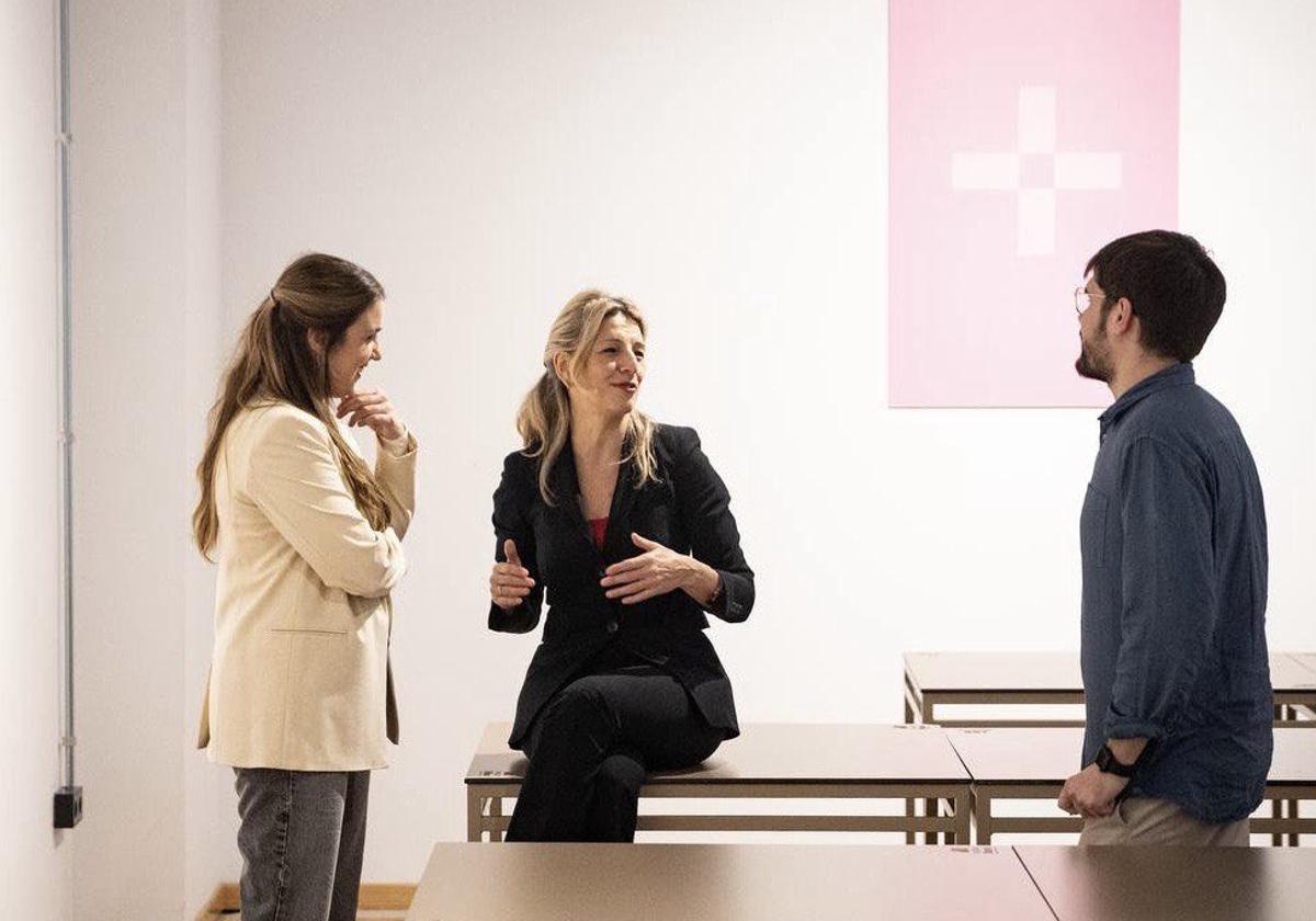 Alba García, Yolanda Díaz y Lander Martínez.