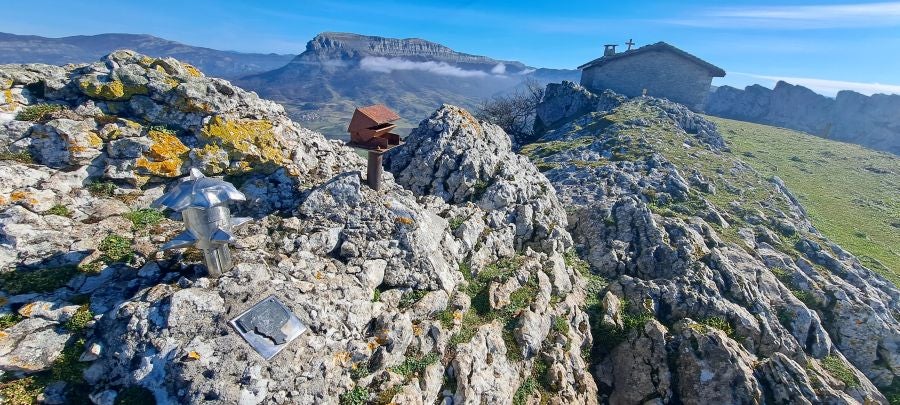 Unas espectaculares vistas desde la cima de Andia