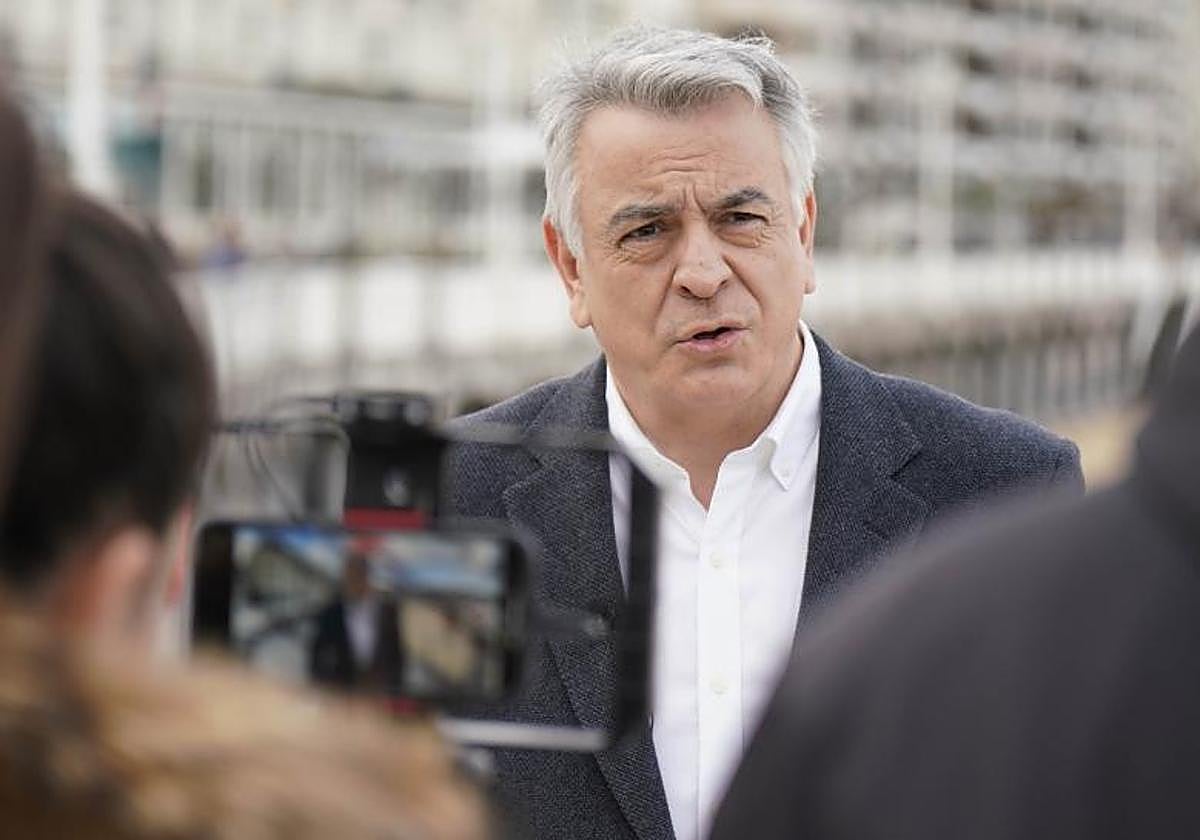 De Andrés: «La vista que hay desde Mandubia me parece una preciosidad»