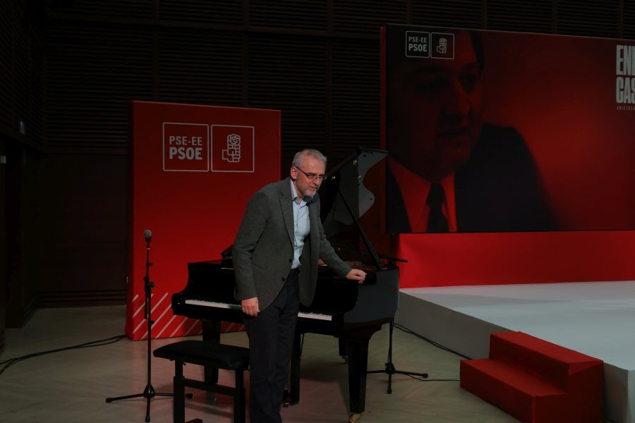 El PSE-EE homenajea a Enrique Casas en el 40 aniversario de su asesinato