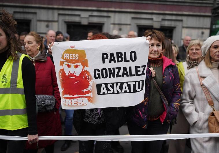 Manifestación en enero en Bilbao para exigir la liberación del periodista vasco Pablo González.