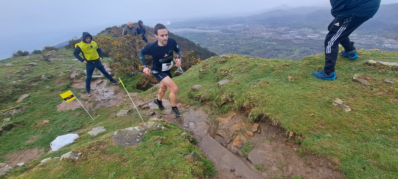 El temporal no puede con la Lezo Jaizkibel