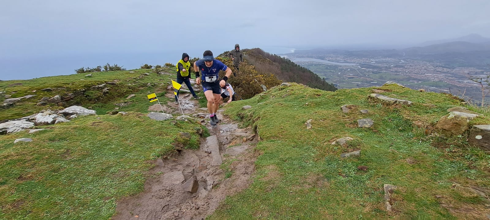 El temporal no puede con la Lezo Jaizkibel