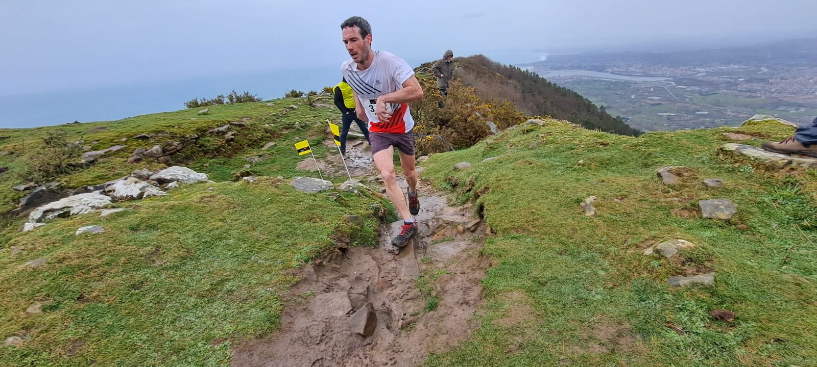 El temporal no puede con la Lezo Jaizkibel