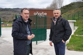 El director general de URA y el Presidente de Aguas de Añarbe.