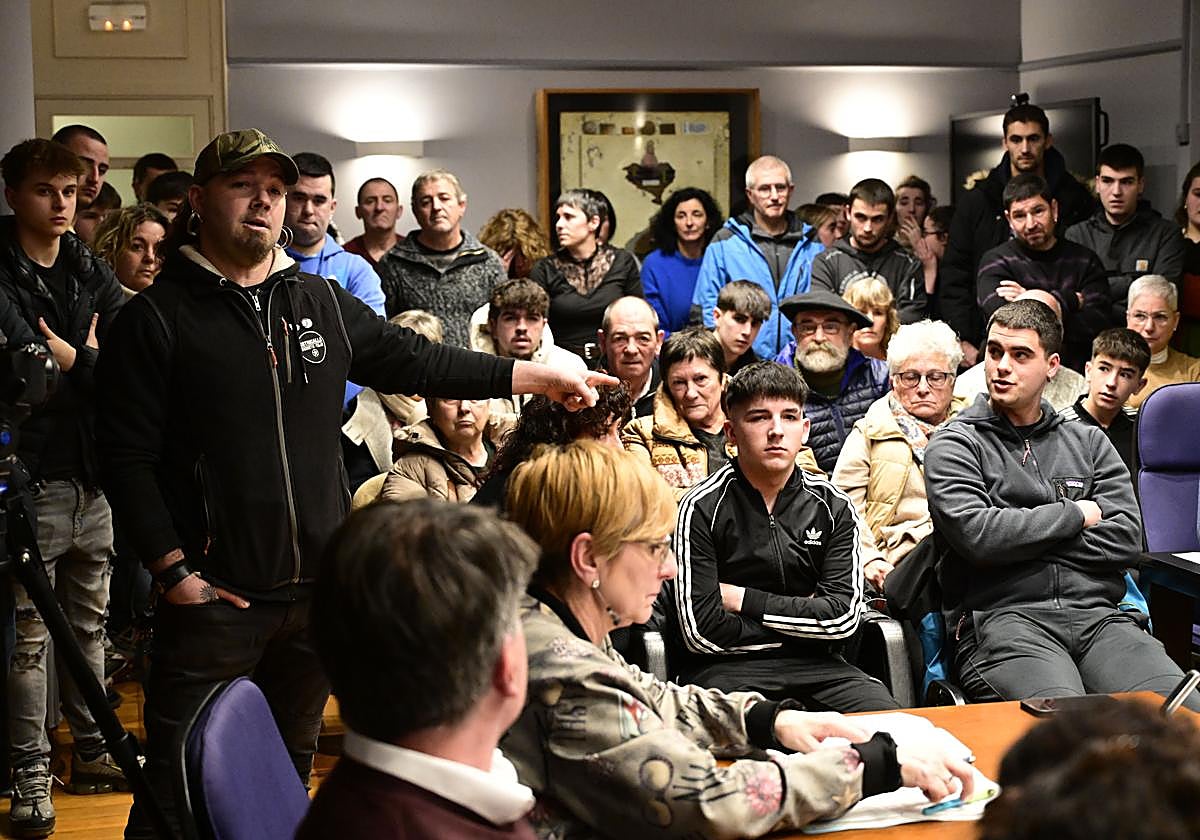Jon Pazos señala a su hijo pidiendo explicaciones al PNV por votar en contra de la moción para esclarecer lo sucedido en Tolosa