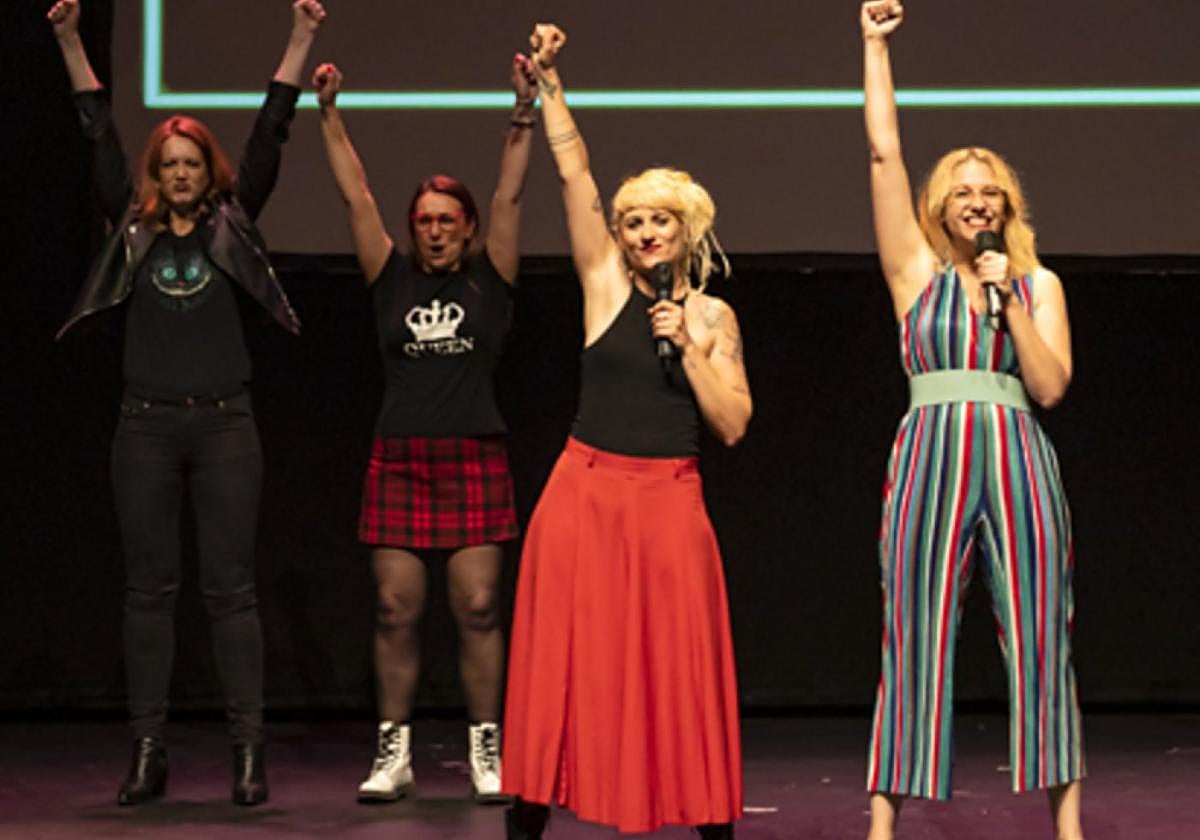 Sil de Castro y Jéssika Rojano en una de las actuaciones de la gira.