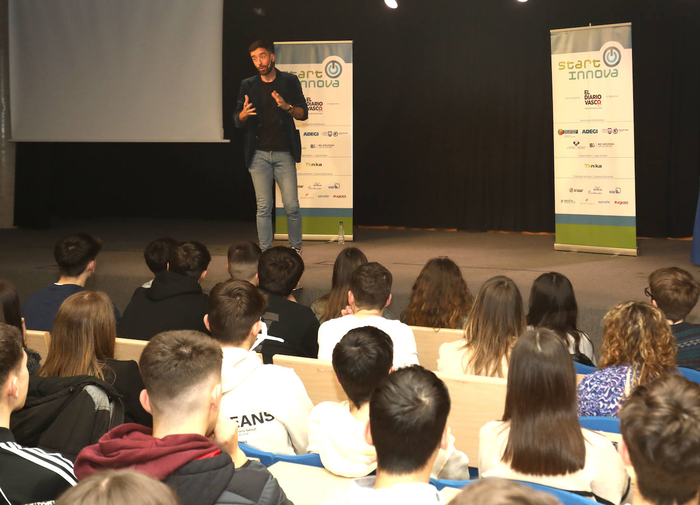 Zuhaitz Grrutxuga, de futbolista profesional a monologuista de éxito