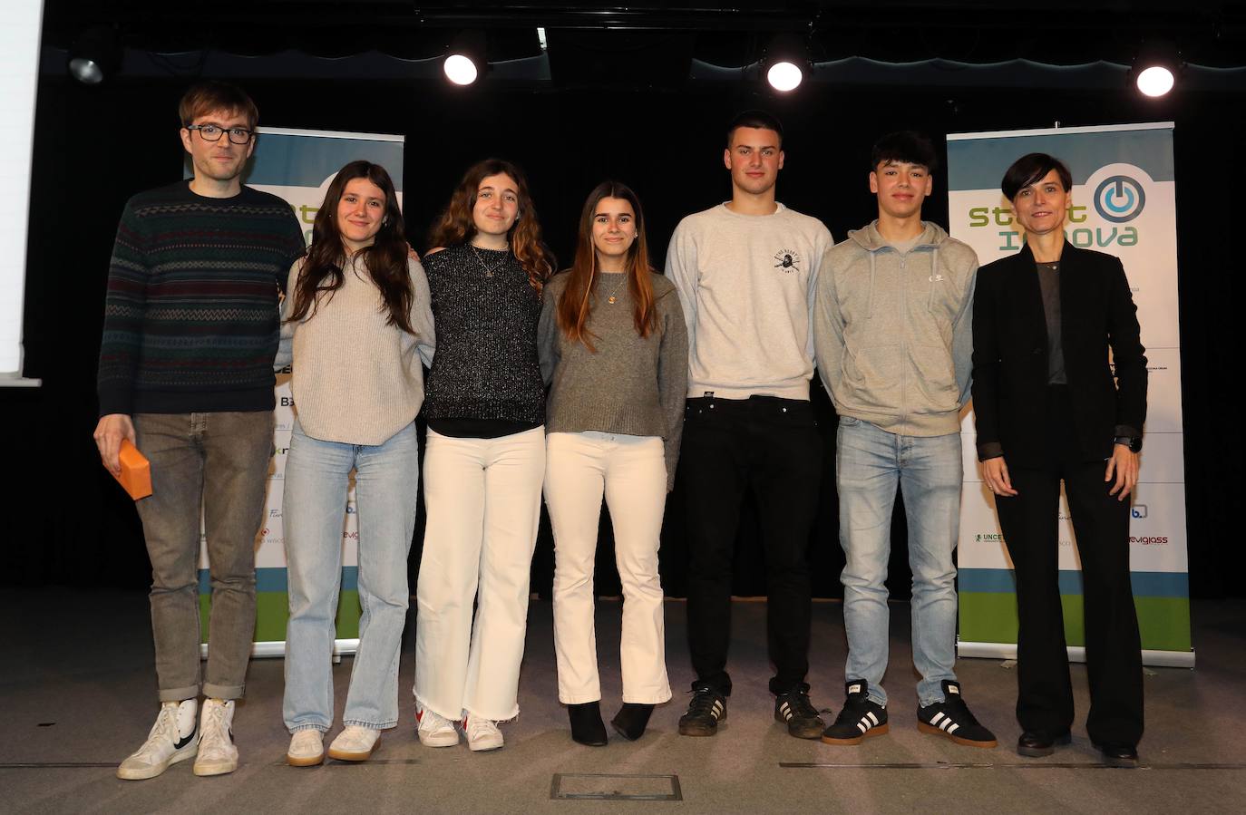 3º clasificado Categoría 16-17 años: Electraride de Oiartzo Batxilergo Eskola (Ordizia). Adur Zubieta Zapirain, Aiora Mata Moreno, Irene Echamendi Zugasti, Malen Lopez Emazabel, Unax Agote Agirre; Gaskon Etxeberria (profesor) y Esther Paguey (BIC Gipuzkoa).