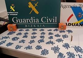 Parte de las pastillas similares a la viagra interceptadas en el aeropuerto de Bilbao.