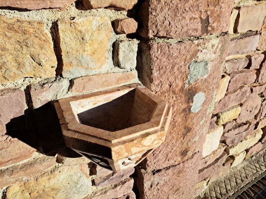 Disfrutando de las vistas desde la cima de Azkenatz