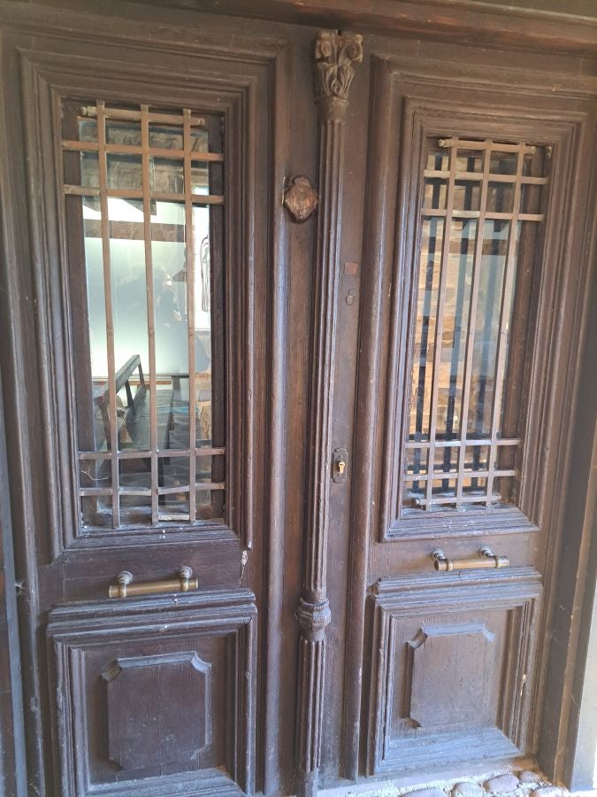 Disfrutando de las vistas desde la cima de Azkenatz