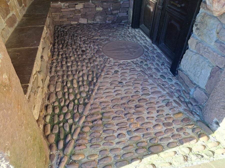 Disfrutando de las vistas desde la cima de Azkenatz