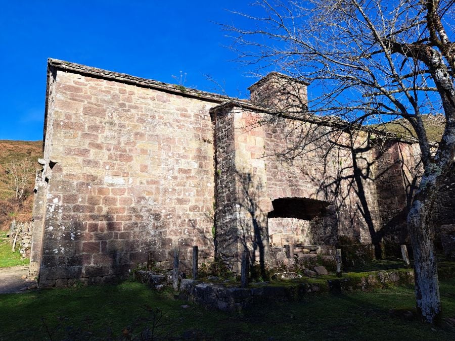 Disfrutando de las vistas desde la cima de Azkenatz