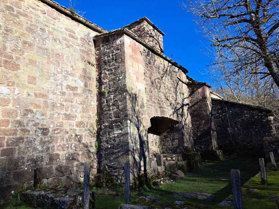 Disfrutando de las vistas desde la cima de Azkenatz
