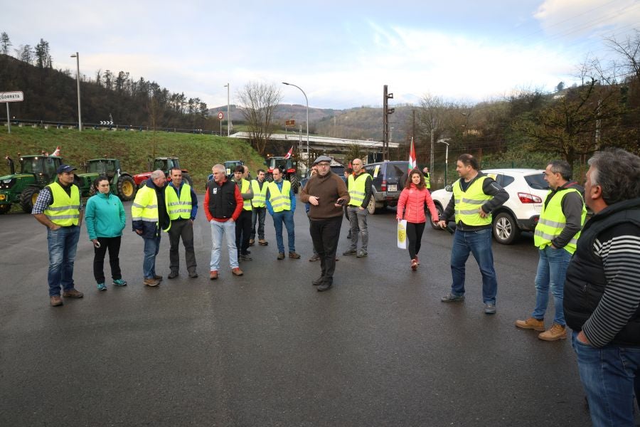 Nueva jornada de protesta de los baserritarras guipuzcoanos