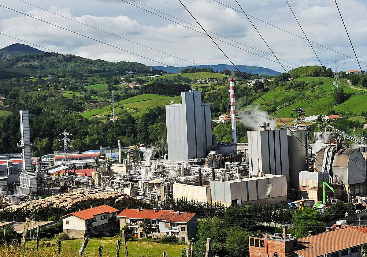 Vista de la papelera Zikuñaga, del Grupo Iberpapel.