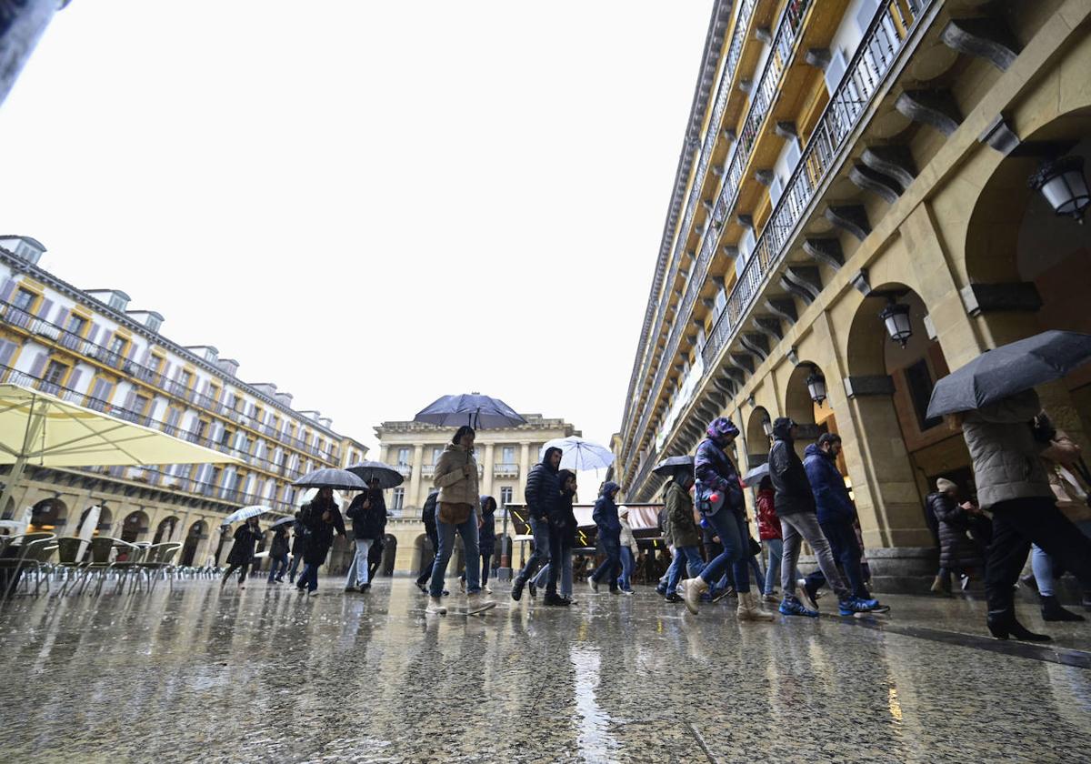 Se mantiene el aviso por nieve en el interior hasta este domingo al mediodía