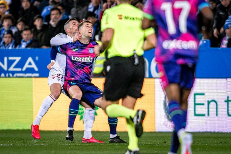 El Eibar se impone en casa del líder