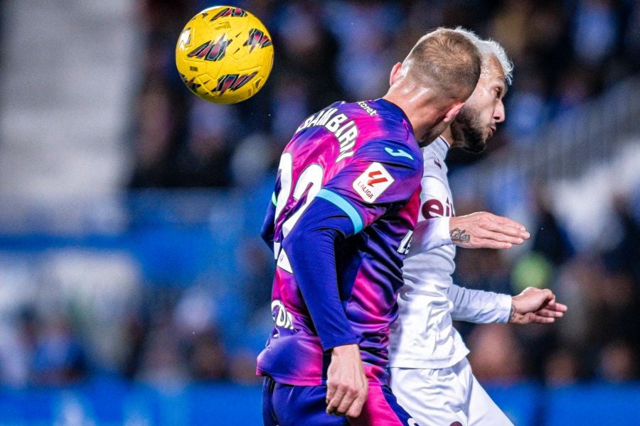 El Eibar se impone en casa del líder