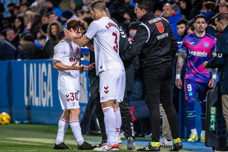 El Eibar se impone en casa del líder