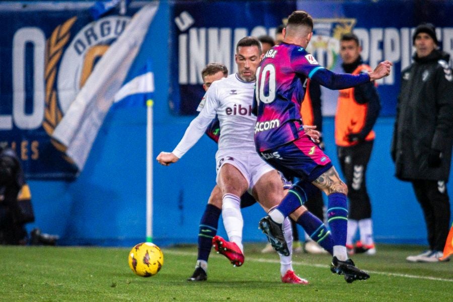 El Eibar se impone en casa del líder