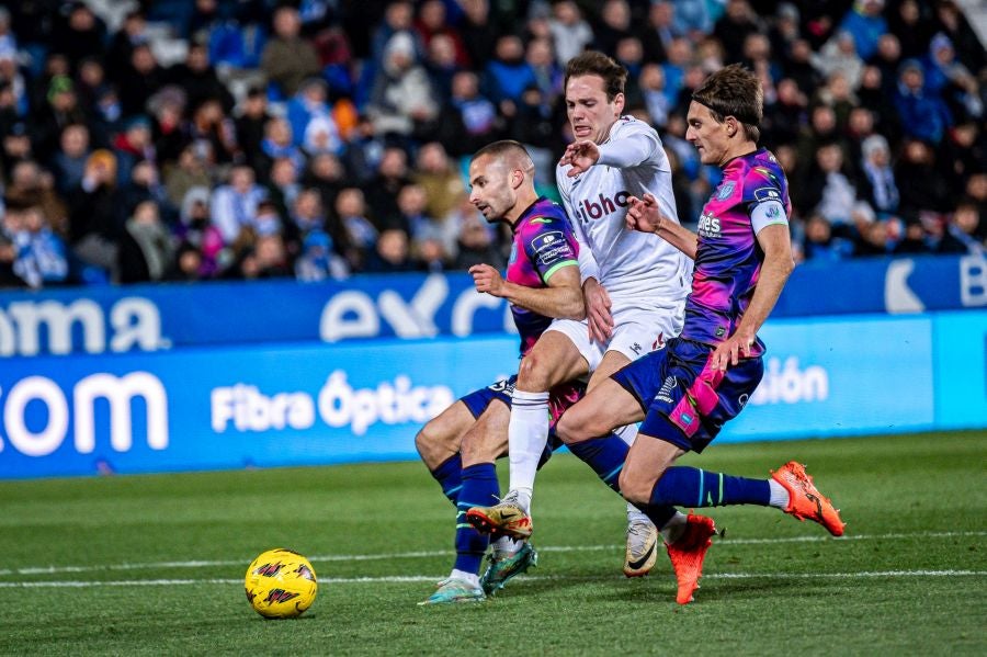 El Eibar se impone en casa del líder