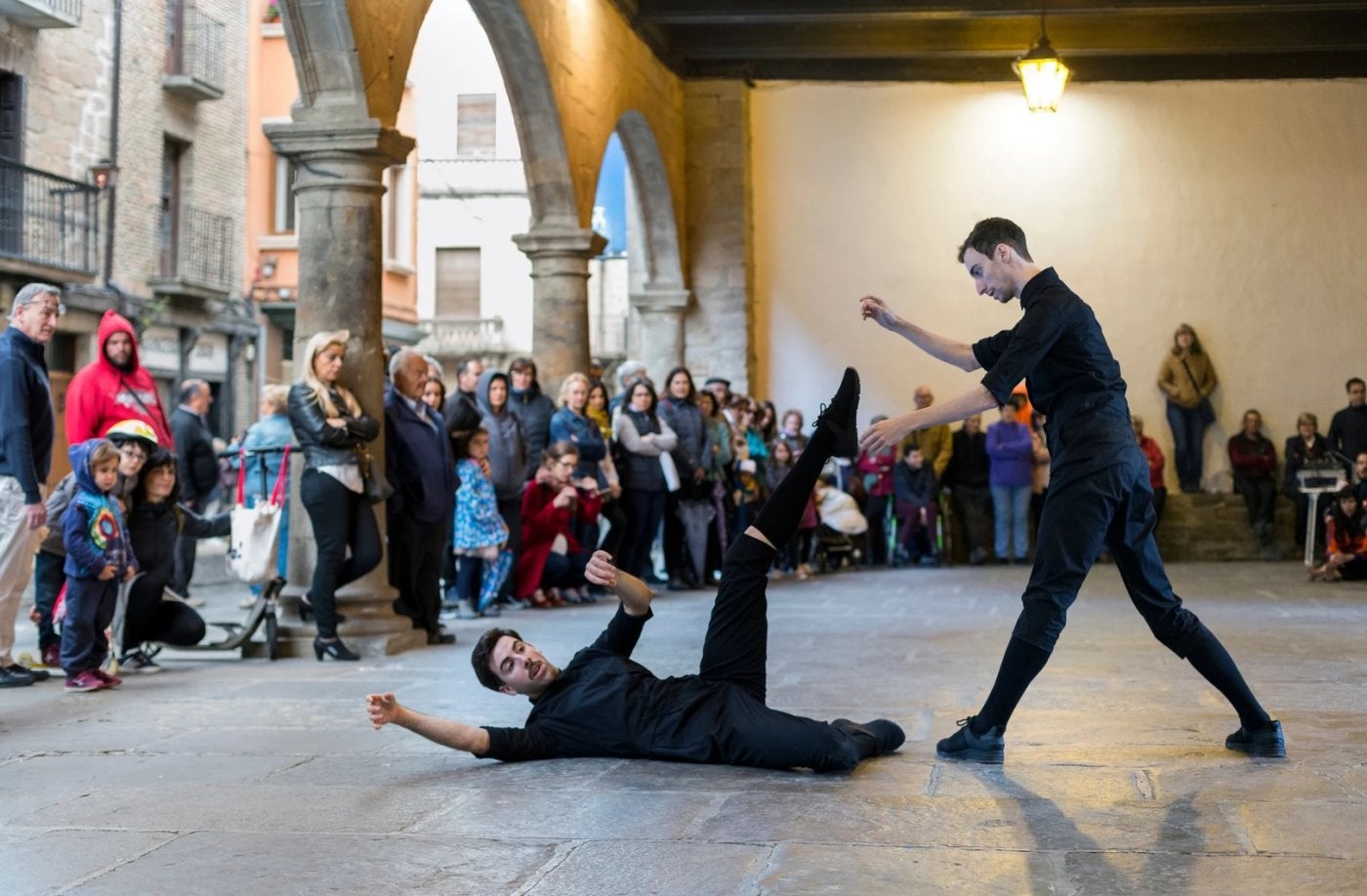 Led Silhouette, en una de sus coreografías.