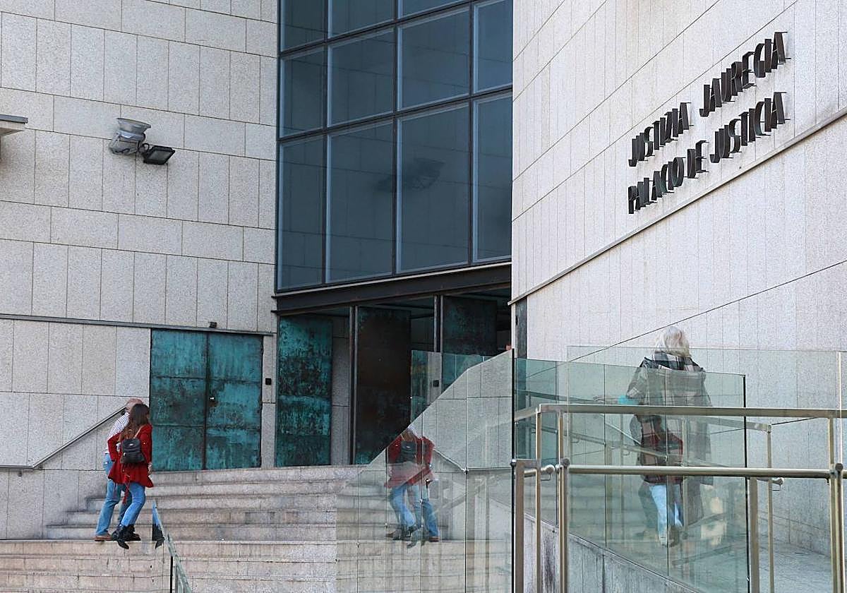 Imagen exterior del Palacio de Justicia de Donostia.
