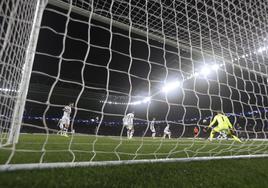 Partido entre la Real Sociedad y el Paris Saint-Germain en Anoeta.