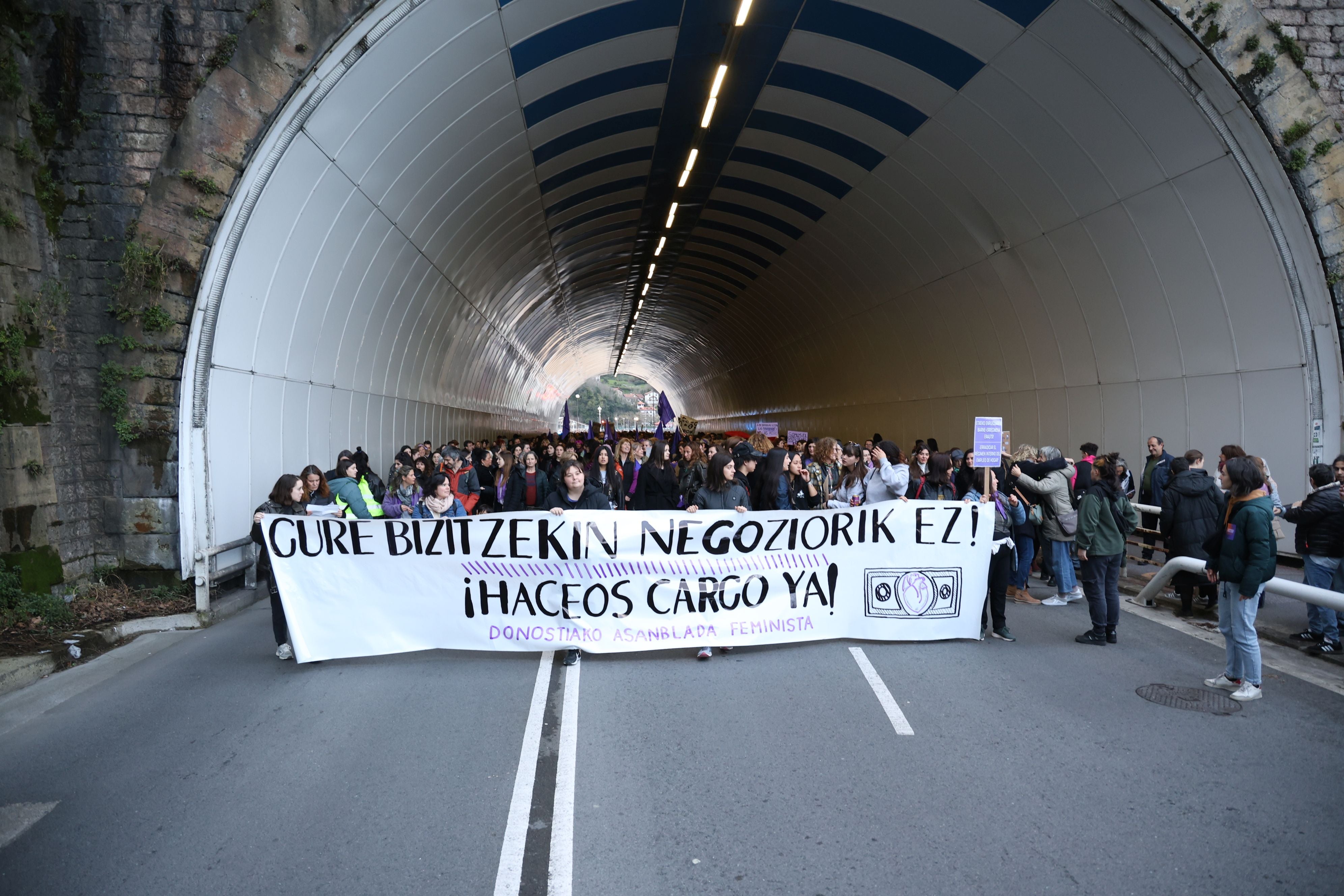 Las imágenes de la manifestación en Donostia por el Día internacional de la mujer