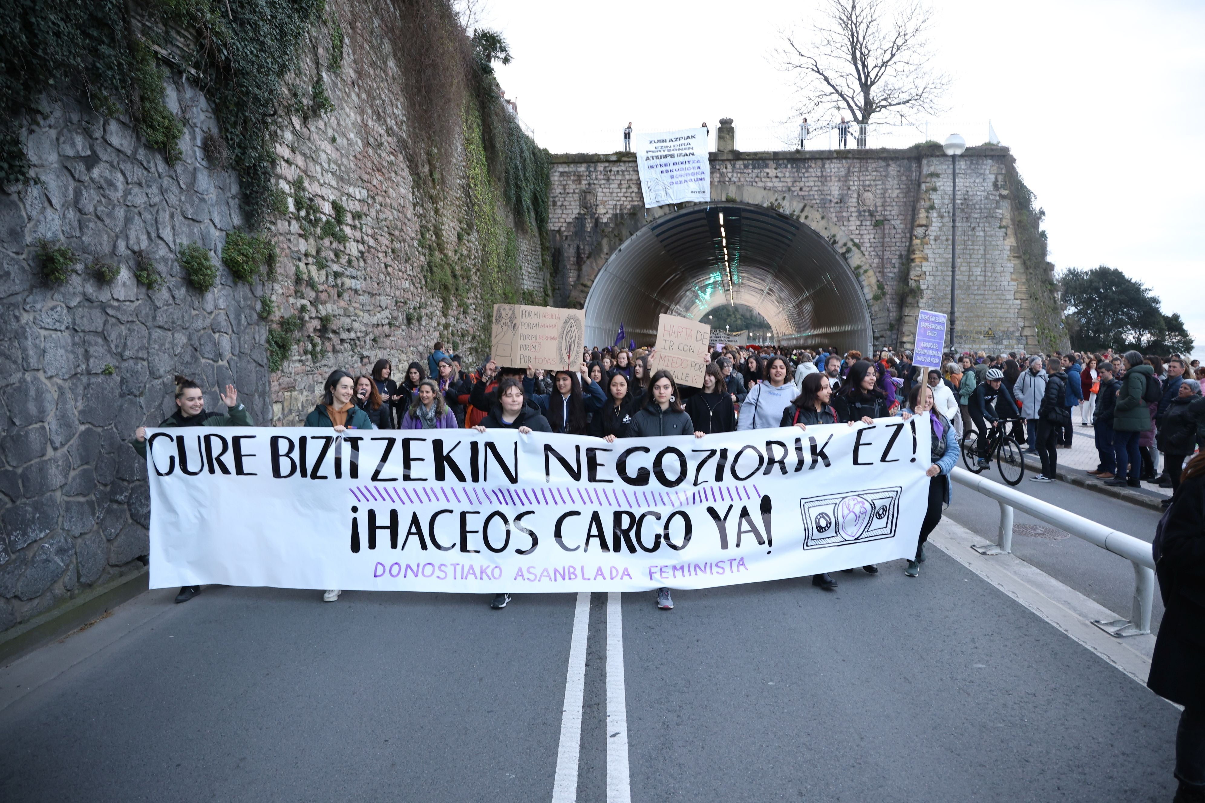 Las imágenes de la manifestación en Donostia por el Día internacional de la mujer