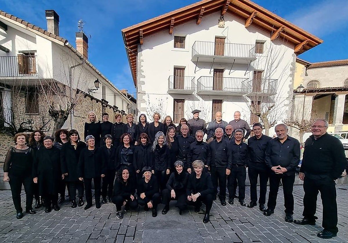 Leitzako Jeiki abesbatzaren kideak.