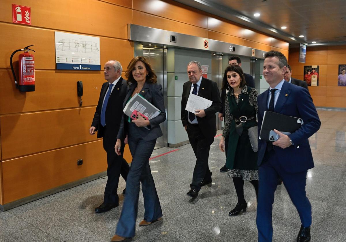 Los consejeros Iñaki Arriola, Olatz Garamendi, Pedro Azpiazu, Nerea Melgosa y Jokin Bildarratz.