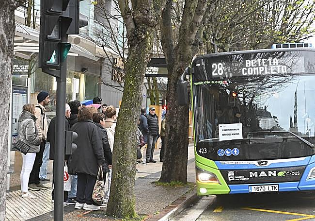 Un autobús de Dbus que advierte de que va completo.