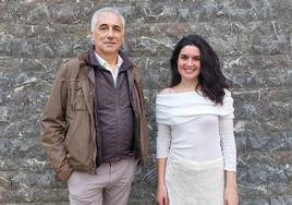 Protagonistas. El productor trintxerpetarra Imanol González Paradela y la directora del documental, María Vaqueriza.