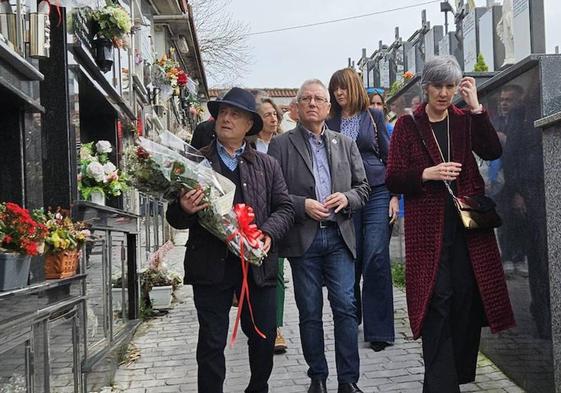 Homenaje del PSE a Priede en Orio.