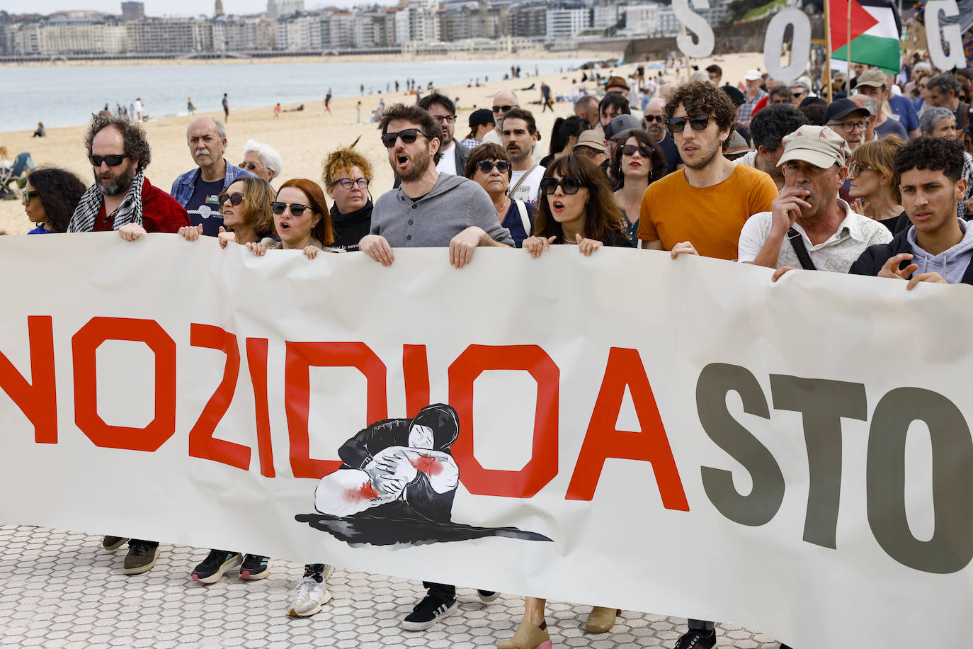 Multitudinaria marcha para denunciar el genocidio en Palestina