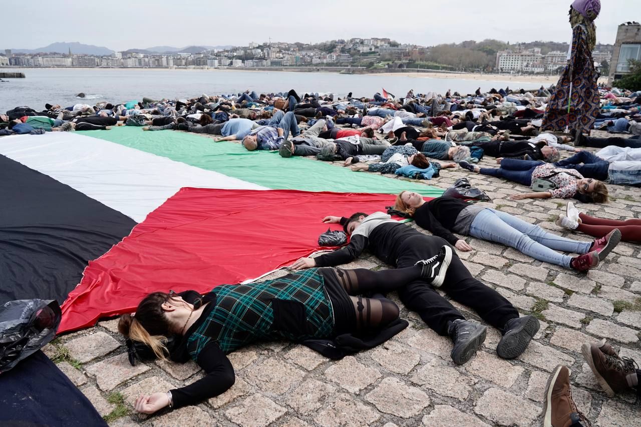Multitudinaria marcha para denunciar el genocidio en Palestina
