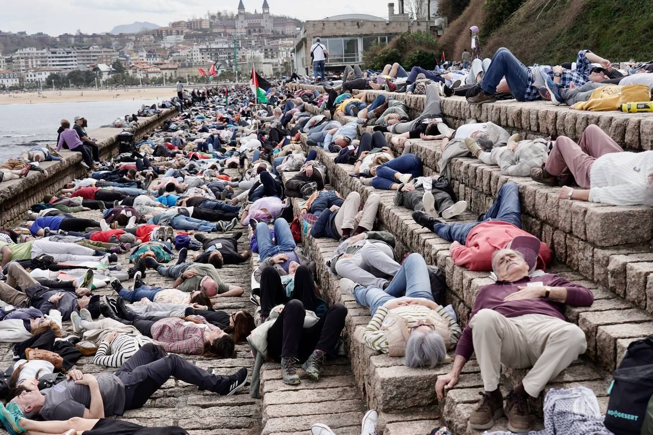 Multitudinaria marcha para denunciar el genocidio en Palestina