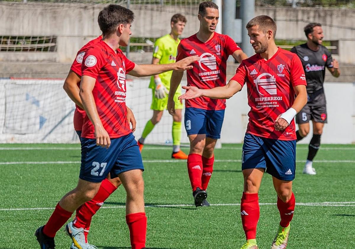 Los jugadores rojillos celebran un gol anotado durante este curso. El sábado pasado lo hicieron en dos ocasiones, tras ganar 0-2.