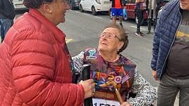 Kontxa Laspiur, momentos antes de coger el testigo en Eibar.