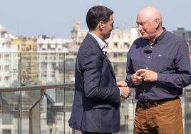 Imanol Pradales y Juan José Ibarretxe en Tabakalera.