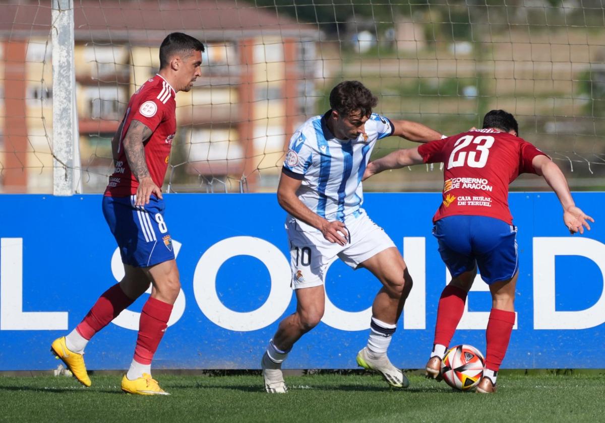 Goti busca el balón en Zubieta.